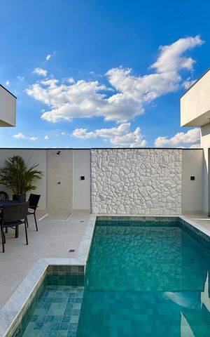 Casa de condomínio à venda com 202m², 3 quartos e 4 vagas Casa de condomínio à venda com 202m², 3 quartos e 4 vagasÁrea externa