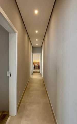 Casa de condomínio à venda com 202m², 3 quartos e 4 vagas Casa de condomínio à venda com 202m², 3 quartos e 4 vagasCorredor