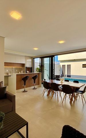 Casa de condomínio à venda com 202m², 3 quartos e 4 vagas Casa de condomínio à venda com 202m², 3 quartos e 4 vagasCopa