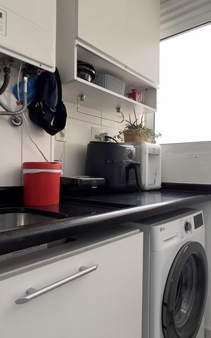 Apartamento à venda com 83m², 3 quartos e 2 vagas Apartamento à venda com 83m², 3 quartos e 2 vagasCozinha e Área de Serviço