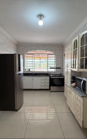 Casa à venda com 550m², 4 quartos e 8 vagas Casa à venda com 550m², 4 quartos e 8 vagasCozinha