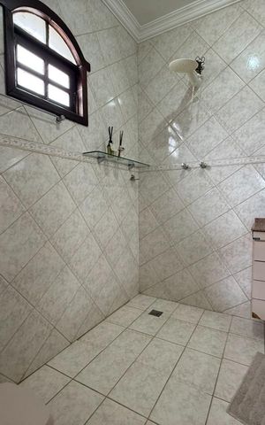 Casa à venda com 550m², 4 quartos e 8 vagas Casa à venda com 550m², 4 quartos e 8 vagasBanheiro