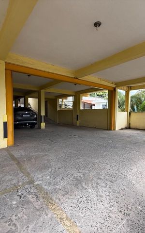 Casa à venda com 550m², 4 quartos e 8 vagas Casa à venda com 550m², 4 quartos e 8 vagasGaragem