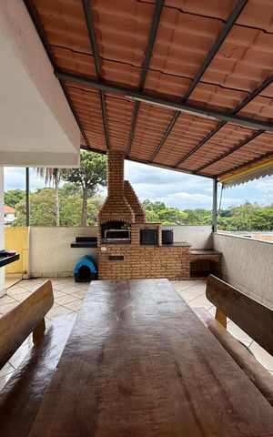 Casa à venda com 550m², 4 quartos e 8 vagas Casa à venda com 550m², 4 quartos e 8 vagasÁrea de Lazer