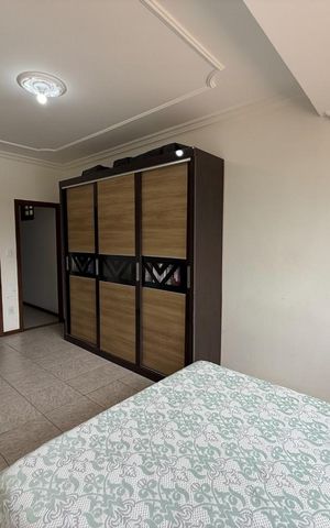 Casa à venda com 550m², 4 quartos e 8 vagas Casa à venda com 550m², 4 quartos e 8 vagasQuarto
