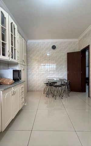 Casa à venda com 550m², 4 quartos e 8 vagas Casa à venda com 550m², 4 quartos e 8 vagasCozinha