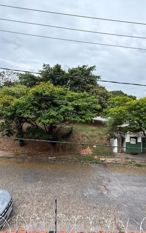 Casa à venda com 550m², 4 quartos e 8 vagas Casa à venda com 550m², 4 quartos e 8 vagasVista