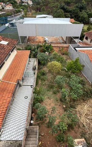Casa à venda com 550m², 4 quartos e 8 vagas Casa à venda com 550m², 4 quartos e 8 vagasÁrea Externa