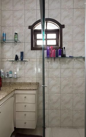 Casa à venda com 550m², 4 quartos e 8 vagas Casa à venda com 550m², 4 quartos e 8 vagasBanheiro