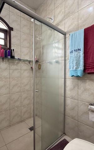 Casa à venda com 550m², 4 quartos e 8 vagas Casa à venda com 550m², 4 quartos e 8 vagasBanheiro