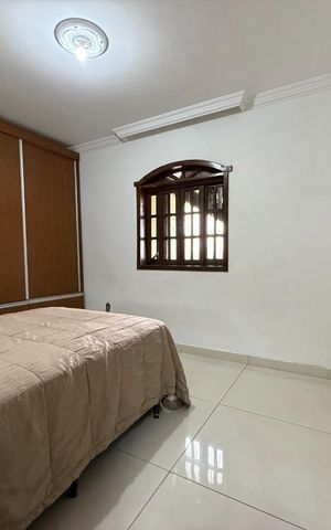 Casa à venda com 550m², 4 quartos e 8 vagas Casa à venda com 550m², 4 quartos e 8 vagasQuarto