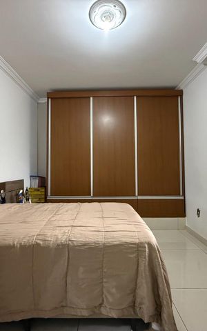 Casa à venda com 550m², 4 quartos e 8 vagas Casa à venda com 550m², 4 quartos e 8 vagasQuarto