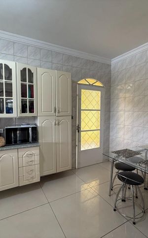 Casa à venda com 550m², 4 quartos e 8 vagas Casa à venda com 550m², 4 quartos e 8 vagasCozinha