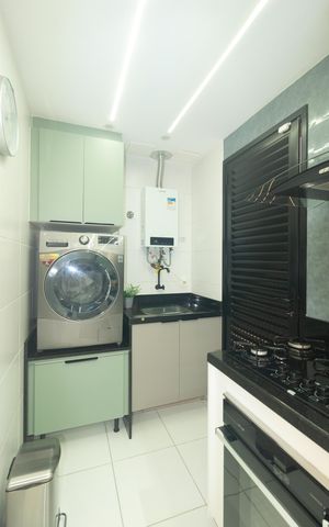 Casa de condomínio à venda com 110m², 2 quartos e 2 vagas Casa de condomínio à venda com 110m², 2 quartos e 2 vagasCozinha e Área de Serviço