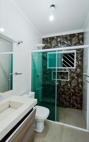 Casa para alugar com 130m², 2 quartos e 2 vagasBanheiro Social