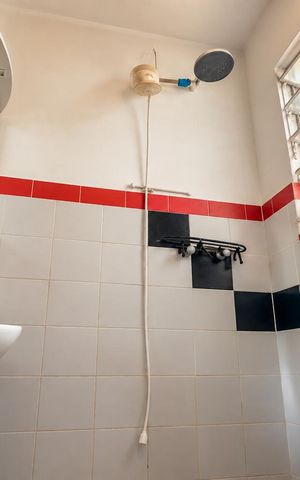 Casa de condomínio para alugar com 350m², 2 quartos e 1 vaga Casa de condomínio para alugar com 350m², 2 quartos e 1 vagaBanheiro da suíte 2