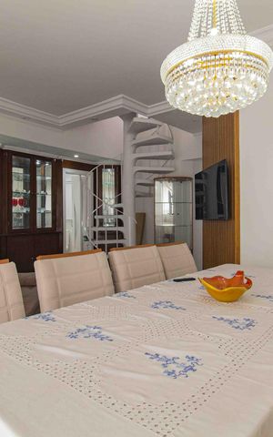 Apartamento à venda com 315m², 3 quartos e 3 vagas Apartamento à venda com 315m², 3 quartos e 3 vagasSala