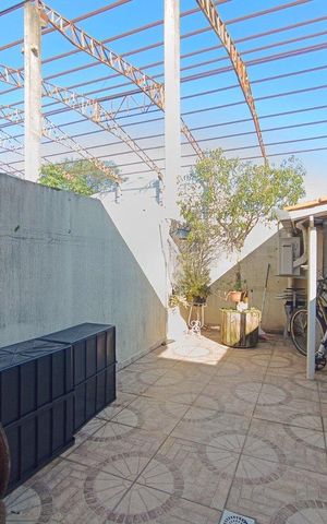Casa à venda com 135m², 2 quartos e 2 vagas Casa à venda com 135m², 2 quartos e 2 vagasQuintal