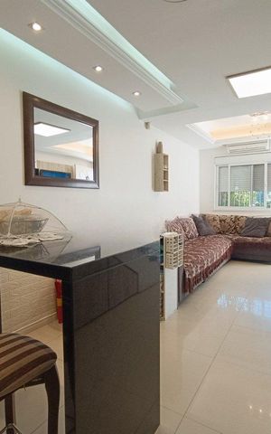Casa à venda com 135m², 2 quartos e 2 vagas Casa à venda com 135m², 2 quartos e 2 vagasSala