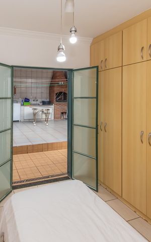 Casa para alugar com 220m², 3 quartos e 3 vagasQuarto 2
