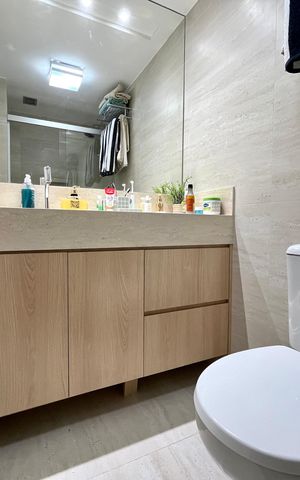 Apartamento à venda com 70m², 2 quartos e 1 vaga Apartamento à venda com 70m², 2 quartos e 1 vagaBanheiro Social