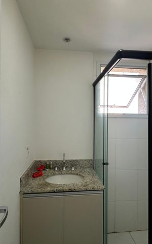 Apartamento à venda com 60m², 2 quartos e 1 vaga Apartamento à venda com 60m², 2 quartos e 1 vagaBanheiro da Suíte