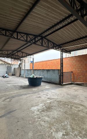 Casa para alugar com 500m², 2 quartos e 3 vagas Casa para alugar com 500m², 2 quartos e 3 vagasVaranda/Quintal