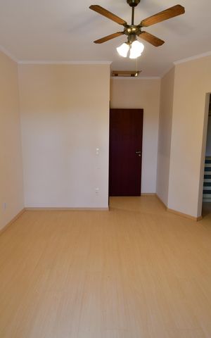 Casa de condomínio à venda com 240m², 4 quartos e 2 vagasQuarto 2 - Suíte