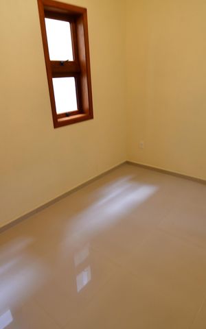 Casa de condomínio à venda com 240m², 4 quartos e 2 vagasEscritório