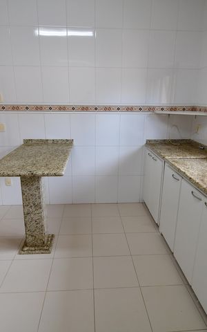 Casa de condomínio à venda com 240m², 4 quartos e 2 vagasCozinha