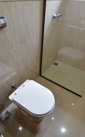 Casa de condomínio à venda com 240m², 4 quartos e 2 vagasBanheiro Social