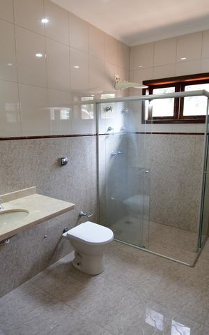 Casa de condomínio à venda com 240m², 4 quartos e 2 vagasBanheiro Suíte