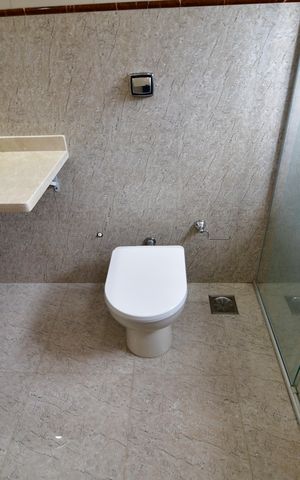 Casa de condomínio à venda com 240m², 4 quartos e 2 vagasBanheiro Suíte