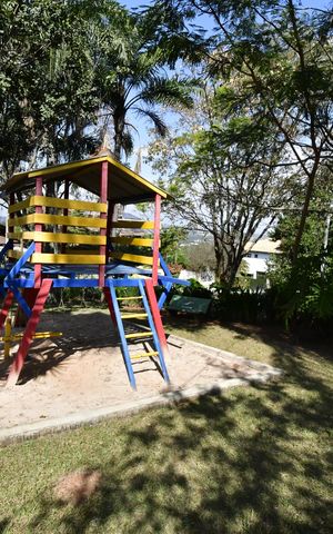 Casa de condomínio à venda com 240m², 4 quartos e 2 vagasÁrea comum - Playground