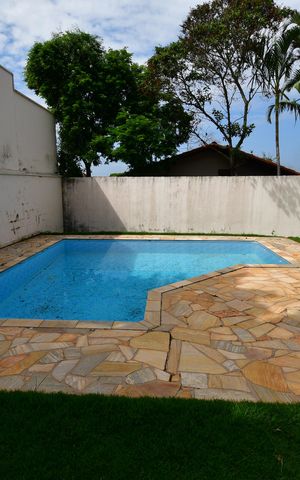 Casa de condomínio à venda com 240m², 4 quartos e 2 vagasÁrea comum - Piscina