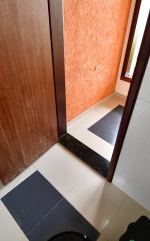 Casa de condomínio à venda com 240m², 4 quartos e 2 vagasLavabo