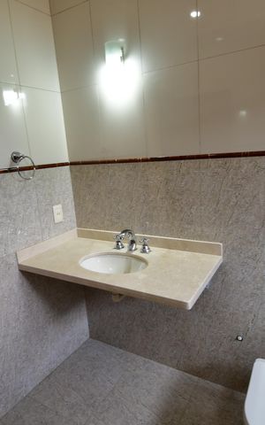 Casa de condomínio à venda com 240m², 4 quartos e 2 vagasBanheiro Suíte
