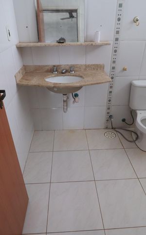 Casa para alugar com 300m², 5 quartos e 5 vagasBanheiro suite 2