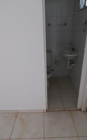 Casa para alugar com 300m², 5 quartos e 5 vagasQuarto de serviço 