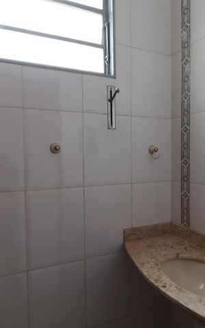 Casa para alugar com 300m², 5 quartos e 5 vagasBanheiro 1