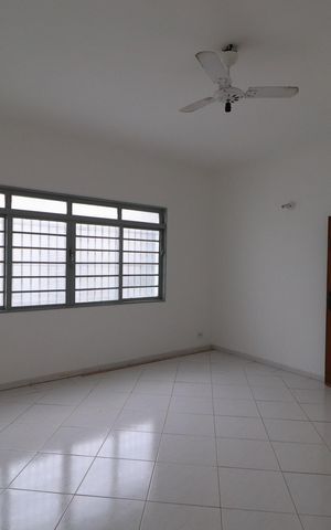 Casa para alugar com 300m², 5 quartos e 5 vagasSala