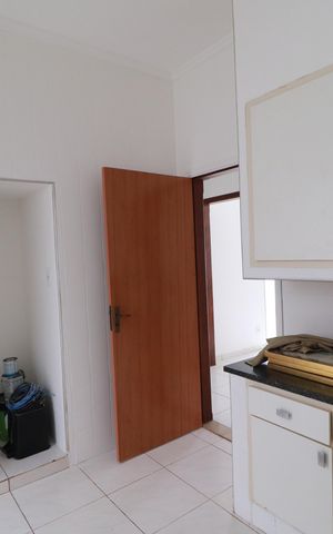 Casa para alugar com 300m², 5 quartos e 5 vagasCozinha 