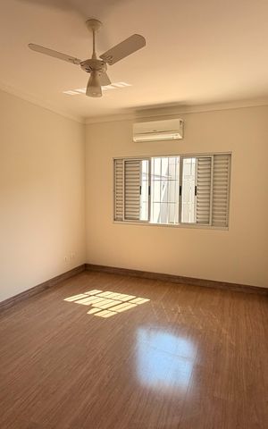 Casa de condomínio para alugar com 221m², 3 quartos e 2 vagas Casa de condomínio para alugar com 221m², 3 quartos e 2 vagasQuarto 2