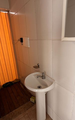 Casa de condomínio para alugar com 221m², 3 quartos e 2 vagas Casa de condomínio para alugar com 221m², 3 quartos e 2 vagasBanheiro piscina