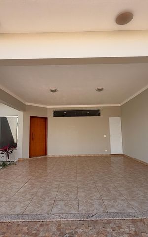 Casa de condomínio para alugar com 221m², 3 quartos e 2 vagas Casa de condomínio para alugar com 221m², 3 quartos e 2 vagasGaragem
