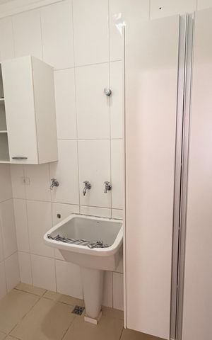 Casa de condomínio para alugar com 221m², 3 quartos e 2 vagas Casa de condomínio para alugar com 221m², 3 quartos e 2 vagasLavanderia
