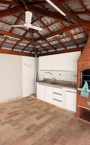 Casa de condomínio para alugar com 221m², 3 quartos e 2 vagas Casa de condomínio para alugar com 221m², 3 quartos e 2 vagasChurrasqueira