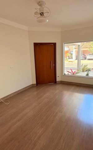 Casa de condomínio para alugar com 221m², 3 quartos e 2 vagas Casa de condomínio para alugar com 221m², 3 quartos e 2 vagasSala