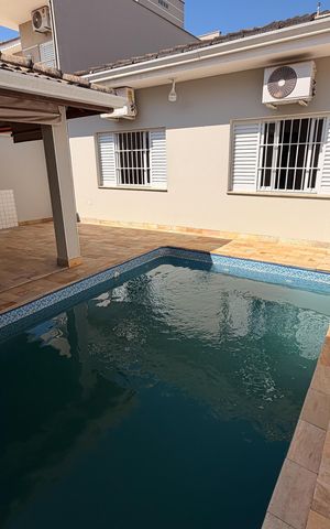 Casa de condomínio para alugar com 221m², 3 quartos e 2 vagas Casa de condomínio para alugar com 221m², 3 quartos e 2 vagasPiscina