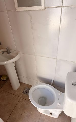 Casa de condomínio para alugar com 221m², 3 quartos e 2 vagas Casa de condomínio para alugar com 221m², 3 quartos e 2 vagasBanheiro piscina